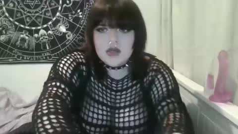 Grave4ngelz online show from December 15, 10:03 pm