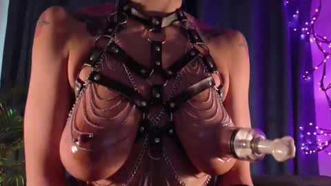 grayce blossoms24 online show from January 13, 10:26 pm