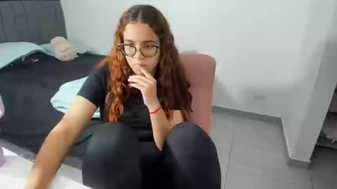 Snapshot of greciaruiz chatting on October 15, 12:11 am GreciaRuiz online show from October 15, 12:11 am