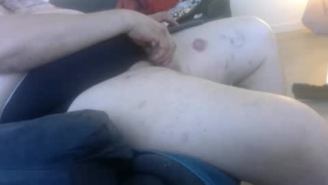 Snapshot of greekprince77 chatting on December 21, 6:41 am greekprince77 online show from December 21, 6:41 am