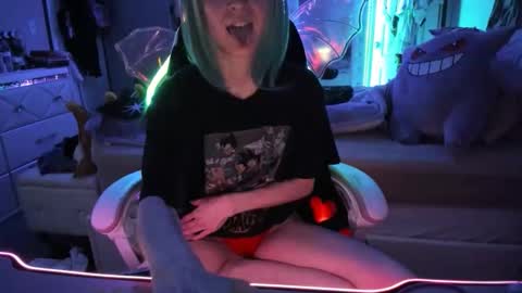 GreenEyedLovexo online show from November 19, 6:13 am