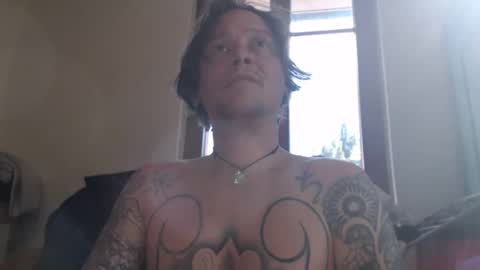 Snapshot of greenmoon88888 chatting on March 28, 10:04 am Greenmoon online show from March 28, 10:04 am