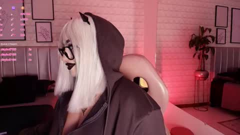   online show from September 23, 7:17 pm