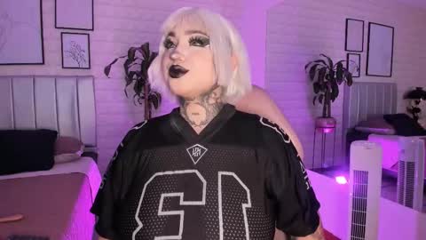   online show from November 20, 7:13 pm