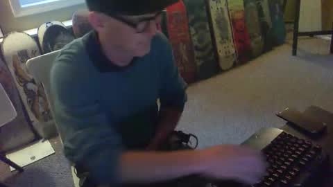 greenrooster1 online show from October 16, 12:44 am