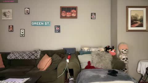 Snapshot of greenxxxqueen chatting on April 19, 3:28 am SexQueen Nikki online show from April 19, 3:28 am
