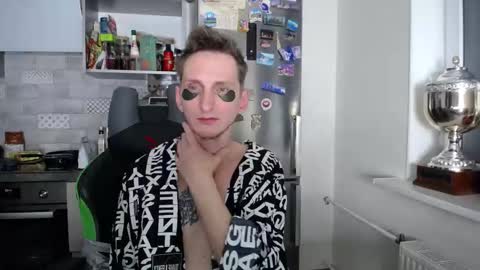 greg_photog online show from October 3, 1:46 am