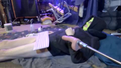 Snapshot of gregbball1 chatting on January 9, 5:13 am electrogee1 online show from January 9, 5:13 am