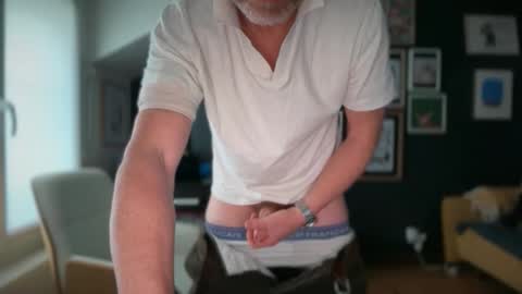 Snapshot of greggy92 chatting on January 15, 7:57 am greggy92 online show from January 15, 7:57 am