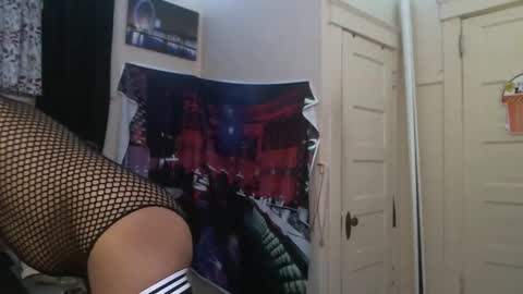 Snapshot of gregnice313 chatting on October 7, 4:20 am NICE and sometimes Savvy online show from October 7, 4:20 am