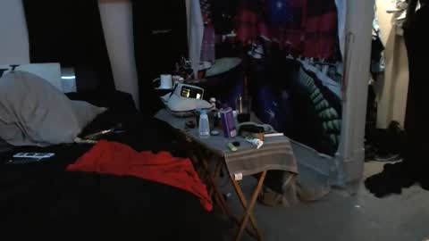 Snapshot of gregnice313 chatting on October 21, 7:31 am NICE and sometimes Savvy online show from October 21, 7:31 am