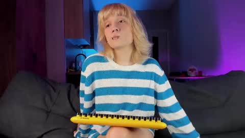 Greg-independent model online show from March 11, 7:36 pm