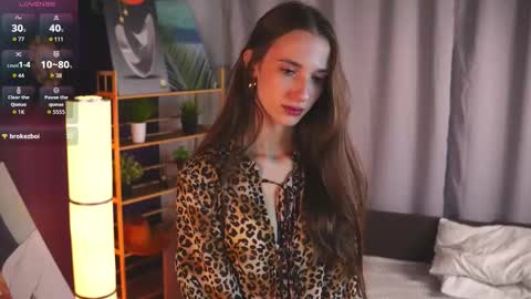 Ivy online show from November 17, 3:23 am