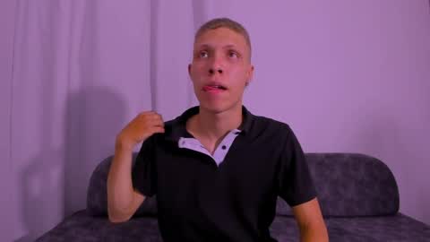 Snapshot of greiberland chatting on April 14, 12:05 am greiberland online show from April 14, 12:05 am