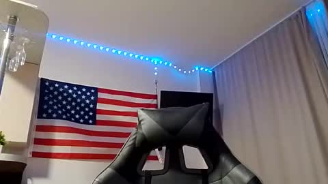 Felix online show from April 2, 8:06 pm