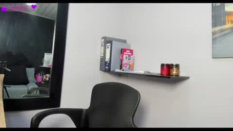 Snapshot of greta_borbon chatting on August 3, 11:15 am Greta online show from August 3, 11:15 am