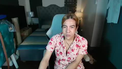 Snapshot of greta_v chatting on September 22, 12:34 am greta_v online show from September 22, 12:34 am