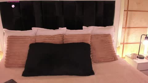 Greta Velvet  online show from April 11, 7:29 pm