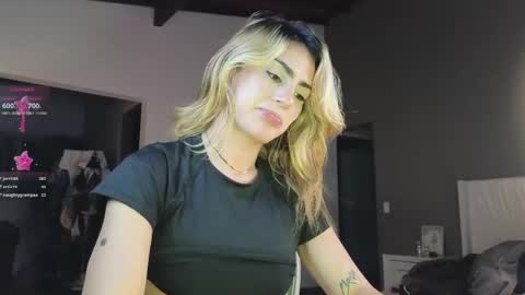 Snapshot of greyslopez chatting on February 26, 4:36 am Greyslopez online show from February 26, 4:36 am