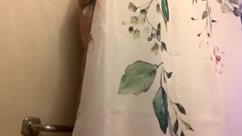 Snapshot of grimeking chatting on October 26, 9:59 am grimeking online show from October 26, 9:59 am