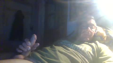 Snapshot of grosbite20cm chatting on October 9, 7:23 pm grossbite20cm online show from October 9, 7:23 pm