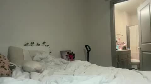 grrlgod online show from March 7, 3:36 am