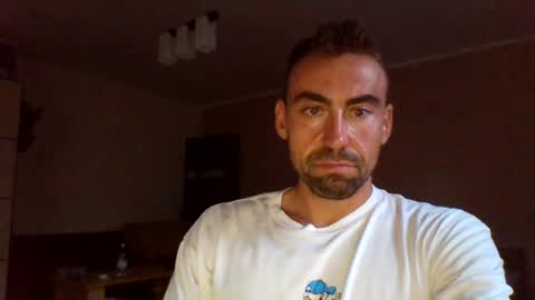 grunner12 online show from August 5, 6:33 pm