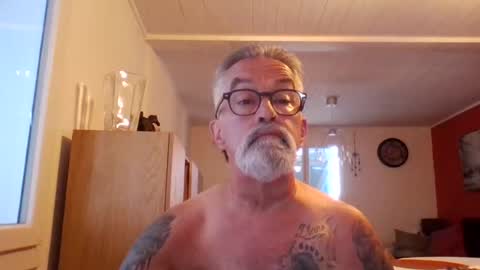 Snapshot of grybear60 chatting on June 30, 6:03 am Grybear online show from June 30, 6:03 am