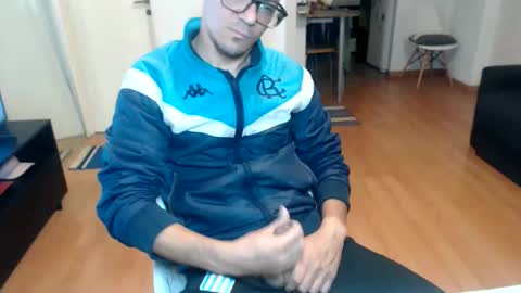 guachin_new online show from May 30, 9:23 pm