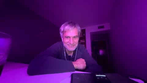 guardiannif_ online show from January 21, 9:57 pm