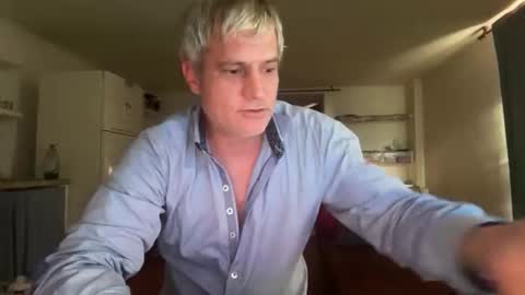 guardiannif_ online show from March 12, 4:46 pm