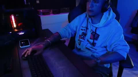 Guayaco  online show from October 31, 2:56 am