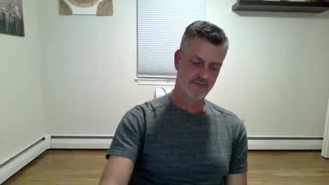 Snapshot of gudguy2025 chatting on October 4, 12:52 am gudguy2025 online show from October 4, 12:52 am