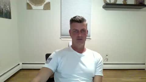 Snapshot of gudguy2025 chatting on October 26, 1:11 am gudguy2025 online show from October 26, 1:11 am