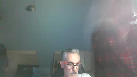 Snapshot of gudonoso chatting on December 18, 2:39 am gudonoso online show from December 18, 2:39 am