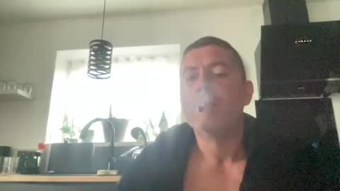 guil0 online show from September 9, 9:53 am