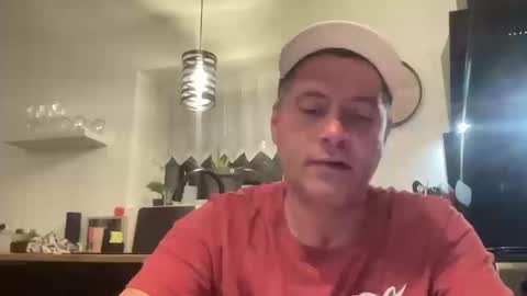 guil0 online show from September 23, 1:41 am