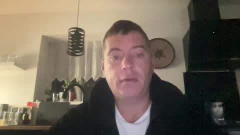 guil0 online show from October 1, 6:08 am