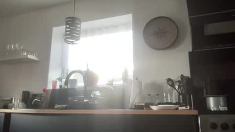 guil0 online show from November 3, 11:44 am