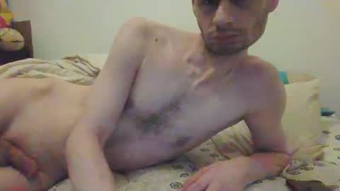 Snapshot of guil67728799 chatting on January 3, 11:12 pm guil67728799 online show from January 3, 11:12 pm