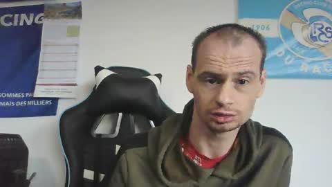 Snapshot of guil67728799 chatting on November 21, 10:25 am guil67728799 online show from November 21, 10:25 am