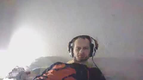 Snapshot of guil67728799 chatting on March 1, 4:53 pm guil67728799 online show from March 1, 4:53 pm