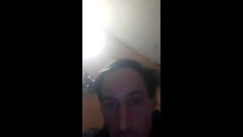 guisoaaaa online show from May 17, 4:32 am