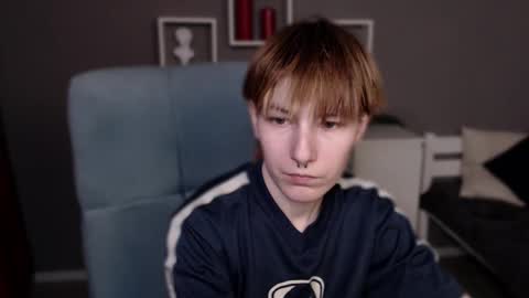 guitarandangell online show from February 27, 2:44 am