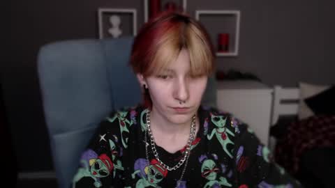 guitarandangell online show from April 9, 6:19 am