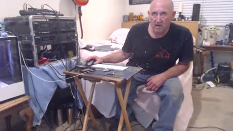 Snapshot of guitarsexgod2 chatting on March 25, 3:34 am guitarsexgod2 online show from March 25, 3:34 am