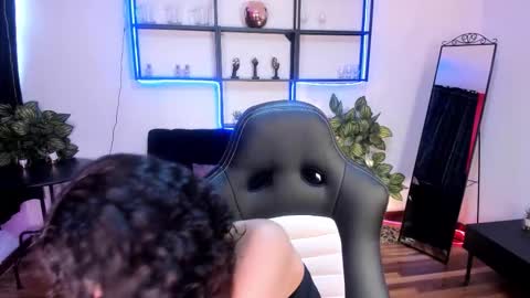 Snapshot of gummo_ chatting on February 20, 8:31 pm gummo_ online show from February 20, 8:31 pm