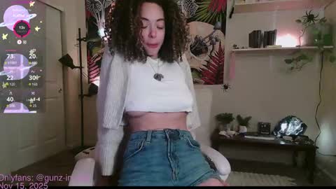 Kylie online show from November 15, 4:58 pm