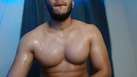 holl latino online show from January 17, 11:48 am