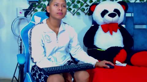 Hakim online show from March 23, 2:54 pm